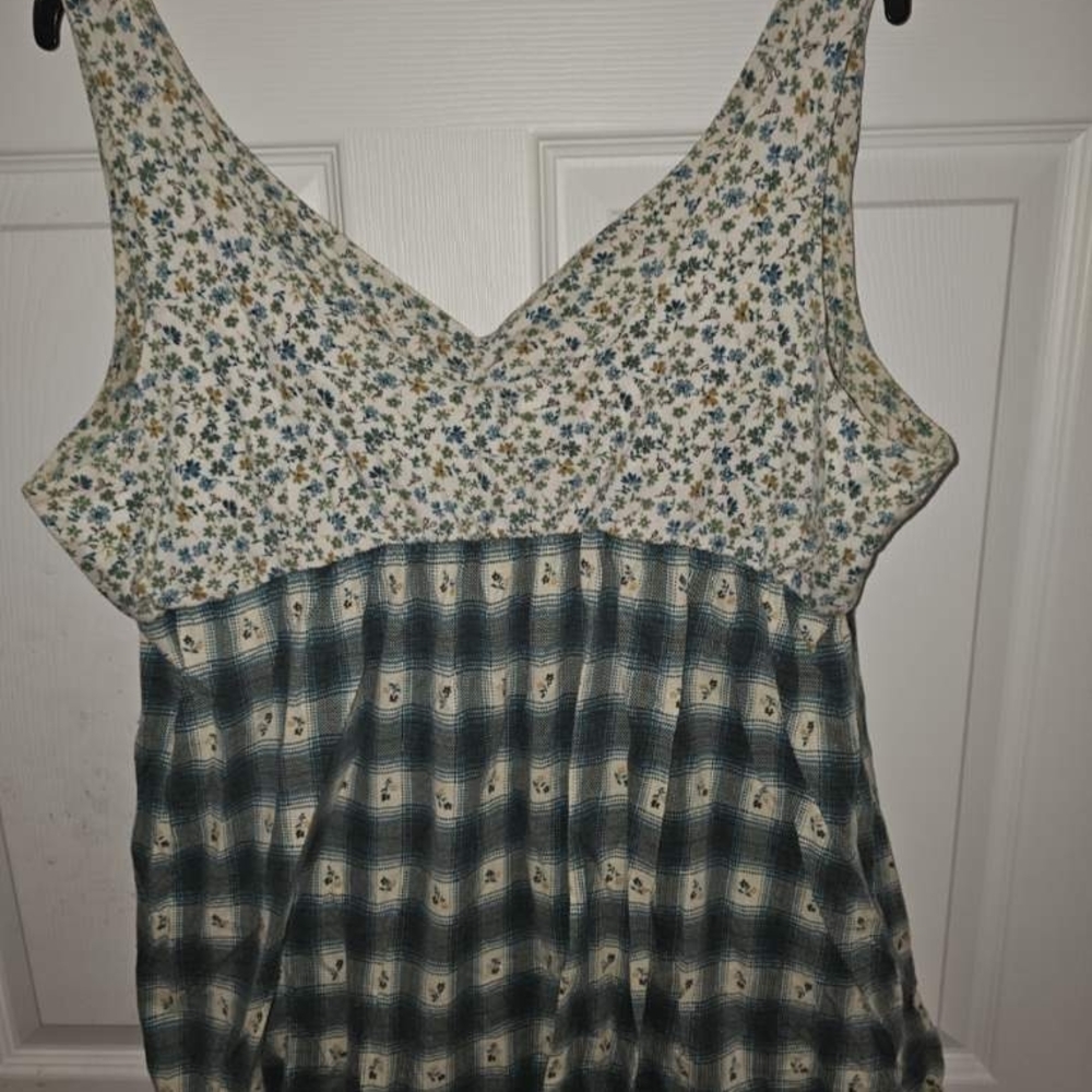 Floral and Plaid 2X Women's SLEEVELESS Top